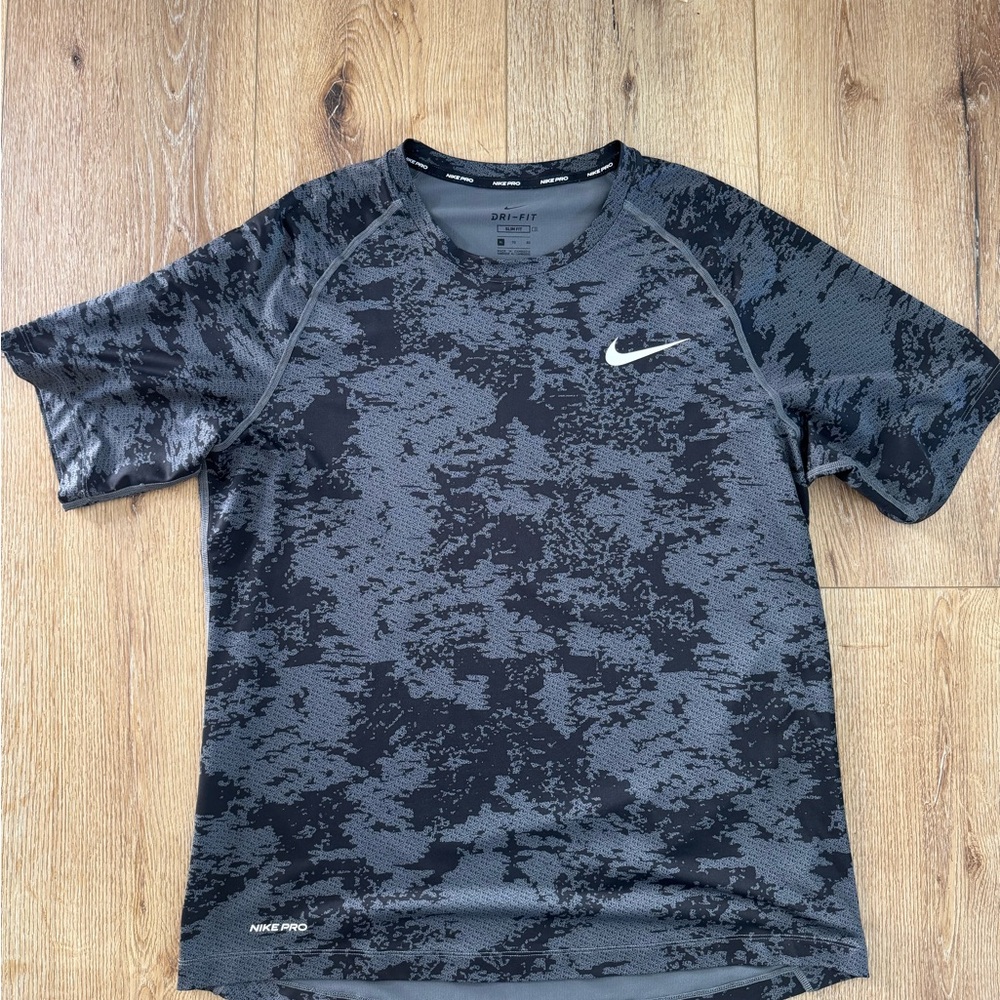 Nike Black and Gray Camo T-Shirt
